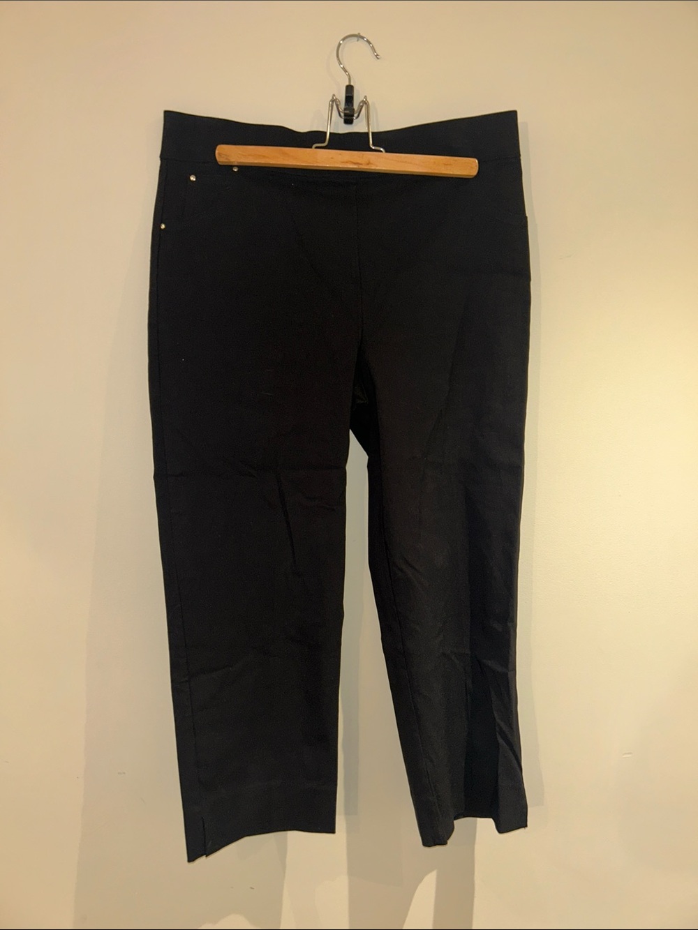 Women's Black Cropped Pants - Sleek Everyday Crop